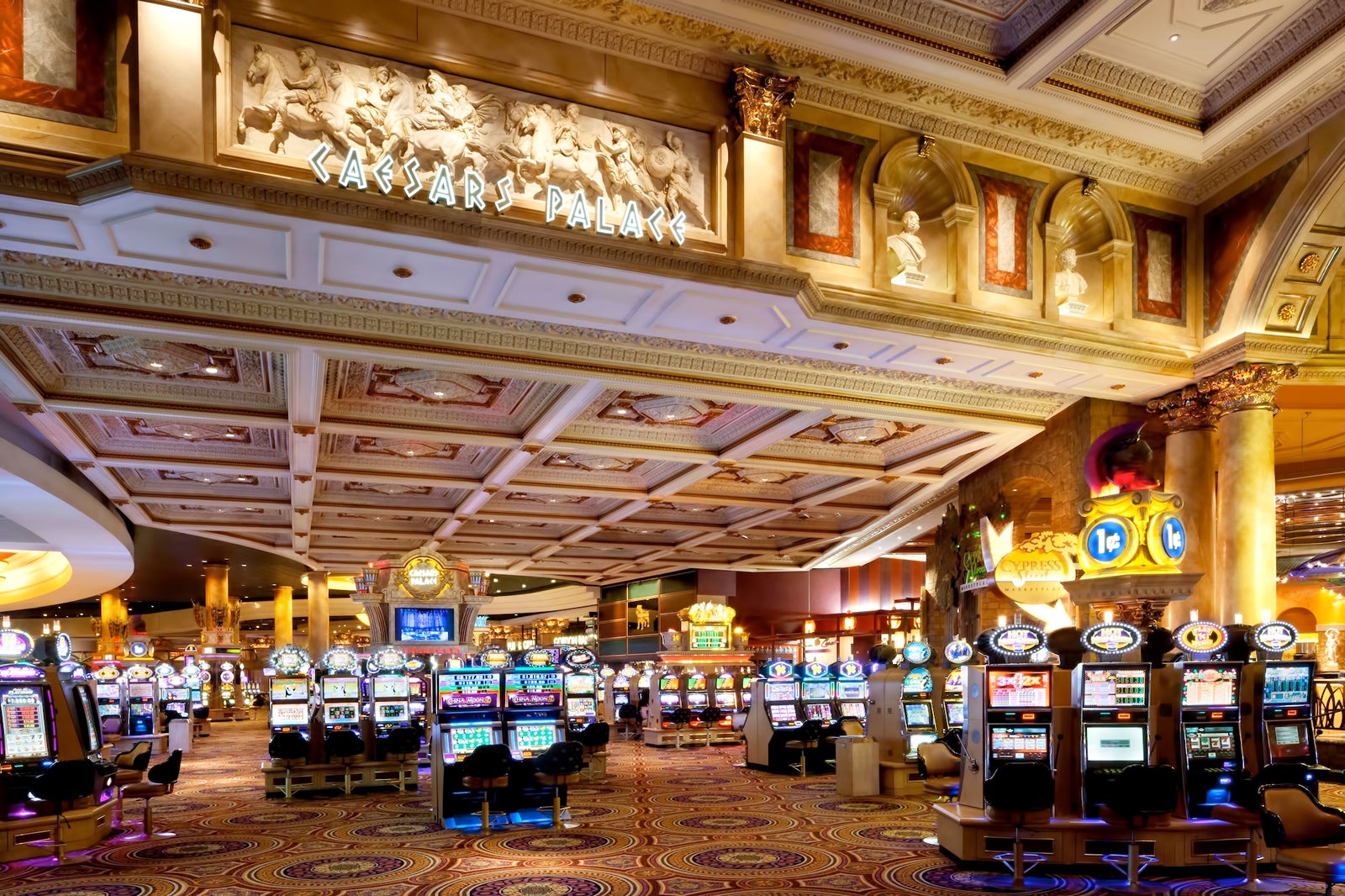 Vegas Grand казино Приветственный бонус 200% + 77 ФС